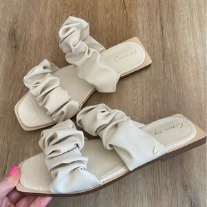 Sam Edelman Circus Cream Iggy Sandals